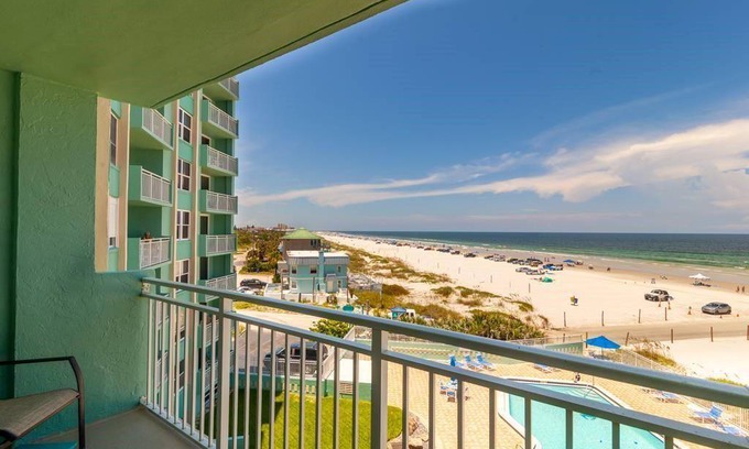 New Smyrna Beach Condo | Condo ∙ 2 bedrooms ∙ 6 guests