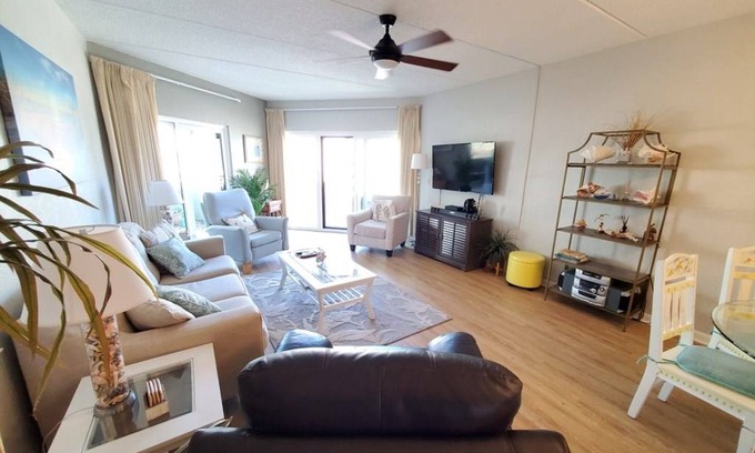 Butler Beach Condo | Condo ∙ 2 bedrooms ∙ 6 guests