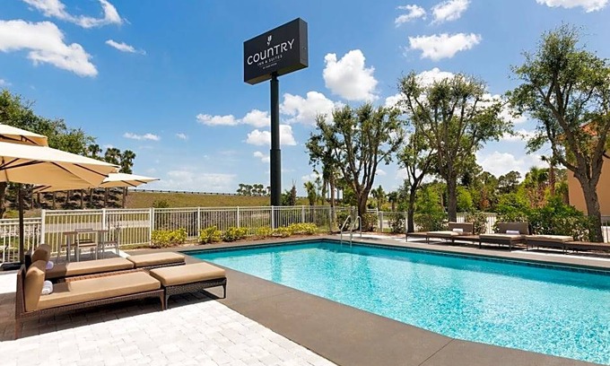 Vero Beach Hotel | Country Inn & Suites by Radisson, Vero Beach-I-95, FL