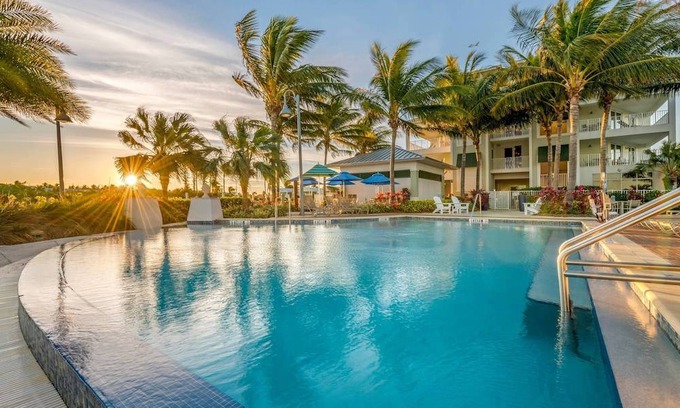 Marathon Hotel | Courtyard by Marriott Marathon Florida Keys