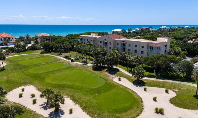 Melbourne Beach Condo | Cozy 2-bedroom condo with private beach access, in lovely Melbourne Beach