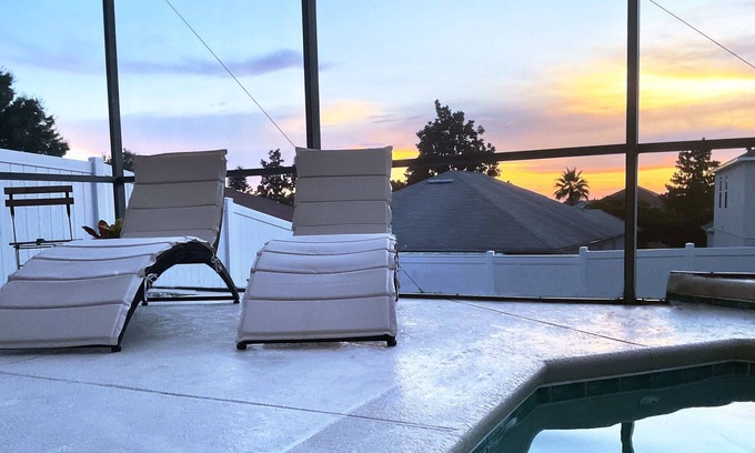 West Stonebridge House | Cozy 4-bedroom/ swimming pool home near Disney/ Davenport/ Four Corners