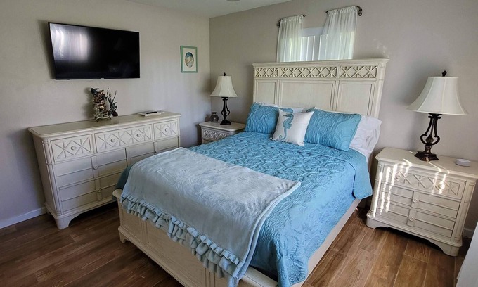 Lighthouse Point House | Cozy Beach Themed House in Lighthouse Point, FL