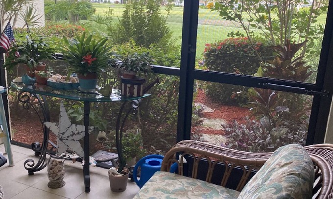 East Naples Condo | Cozy condo, 4 miles to the beach and only 3 miles to downtown 5th Avenue!