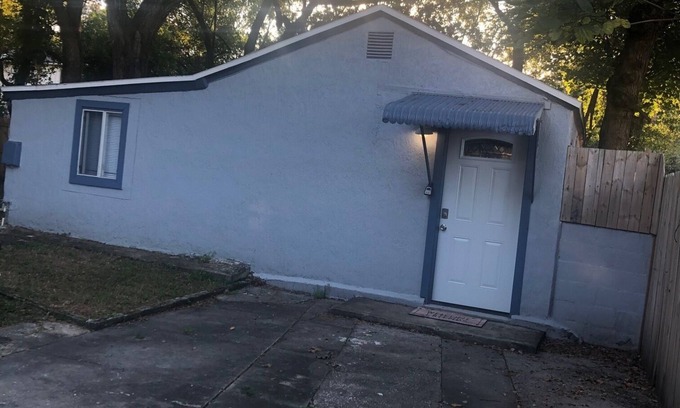 Tampa Heights Apartment | Cozy Guest house in Tampa Heights!