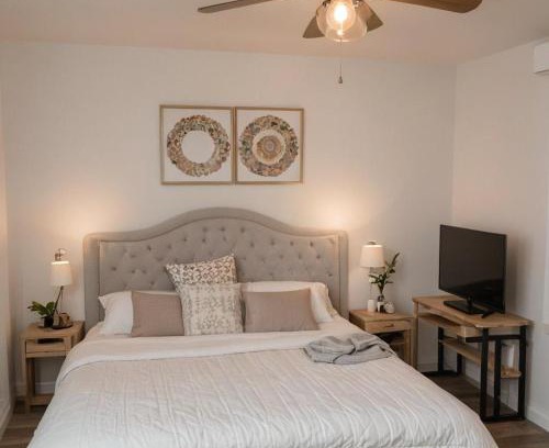 East County Civic Group House | Cozy room with HEATED POOL & SPA -HOT TUB for relaxation