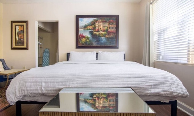 Little Haiti Apartment | Cozy Studio w/parking & Wi-Fi near Design District