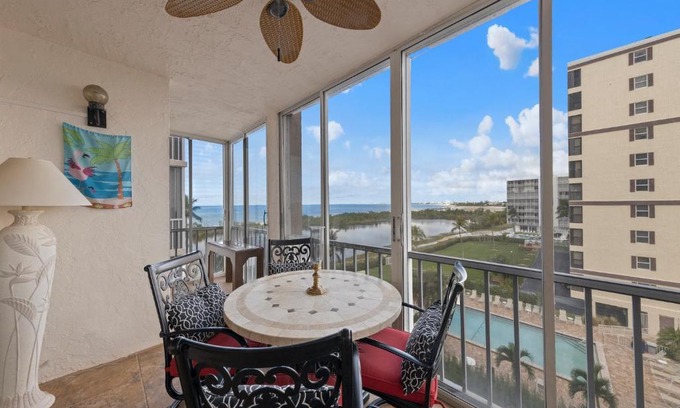 South Island Apartment | Creciente 515, 1 Bedroom, Gulf Front, Elevator, Heated Pool, WiFi, Sleeps 2