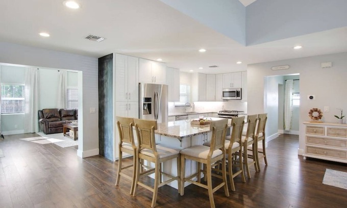Florida North Atlantic Coast House | Cutting-edge & Cozy 4 Bed 2 Bath North Palm Beach!