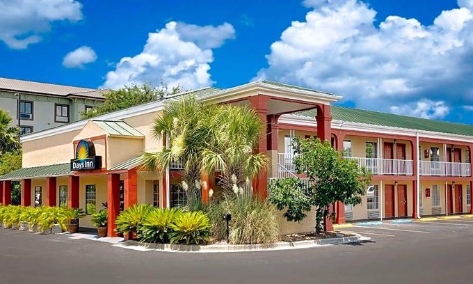 Fort Walton Beach Hotel | Days Inn by Wyndham Fort Walton Beach