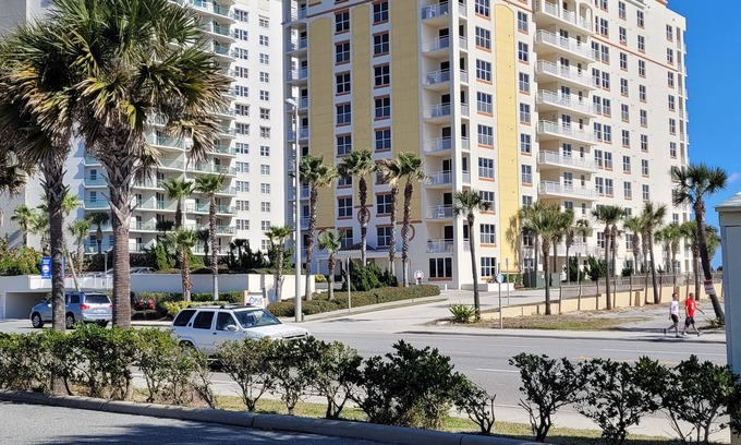 Daytona Beach Condo | Daytona Beach FL Opus 3/3 Direct Ocean Condo Sept Oct 199 Ntly Rate