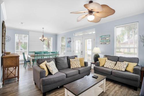 Villages of Crystal Beach House | Deja blue Pool front Pet friendly