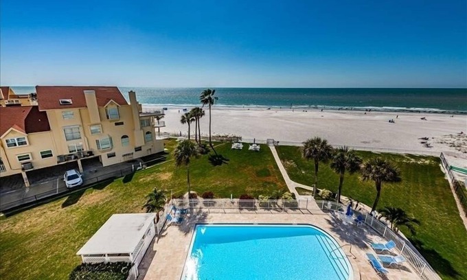 Sunset Reef Condo | Direct Gulf front unit with Breathtaking Views of the White Sandy Beach and.