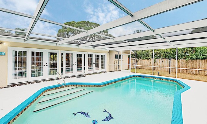 Bradenton House | Doplins Swin Spot