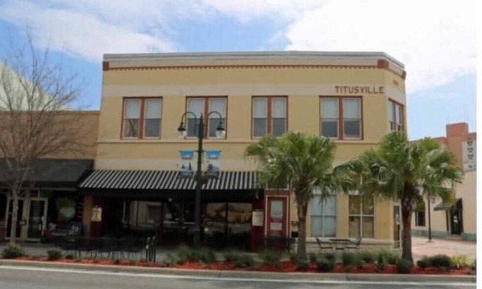 Le Barons Of Titusville Apartment | Down town historic Titusville. apt B Private no Host.