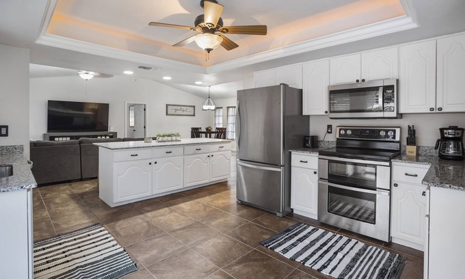 Bonita Springs House | DOWNTOWN BONITA SPRINGS POOL HOME WITH GOLF CART!