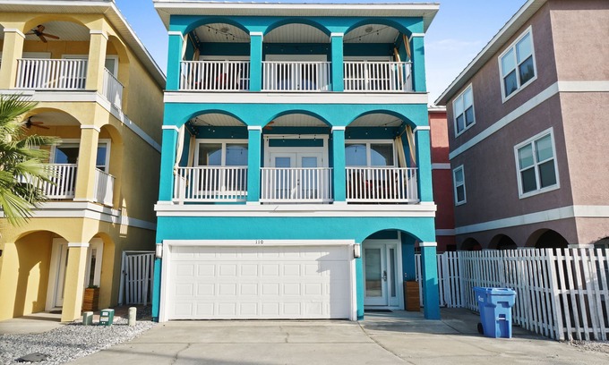 Riviera Beach House | Dreams Come True Beach House – Across from Beach, Pet Friendly, Pool, Game Room