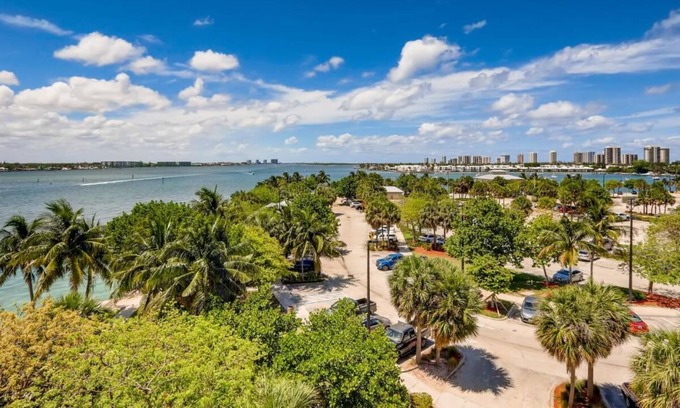 Riviera Beach Apartment | East by the Beach 411A