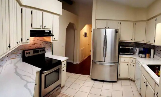 Candler House | Eclectic Ranch Style Home - Sleeps 12