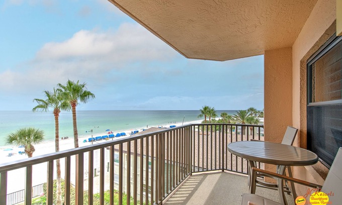 North Redington Beach Condo | Emerald Isle 304 is a Gold Tier 2-bedroom 2 bath Corner Condo