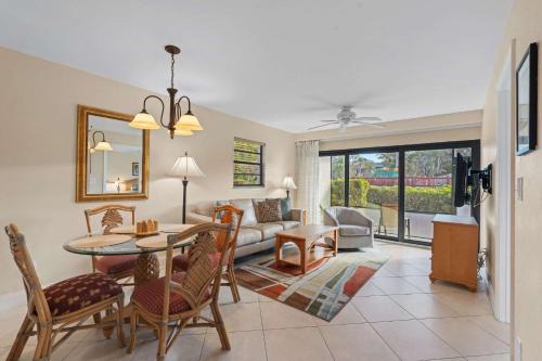 Park Shore House | End Unit -First Floor and Close to The Lobby