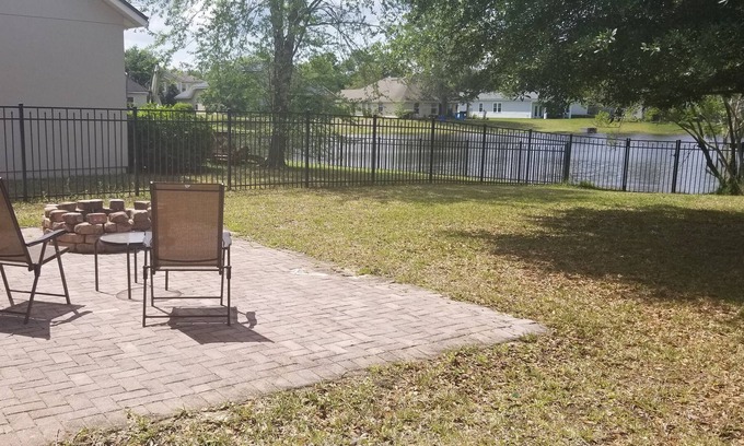 Northside House | Enjoy a vast backyard with lake access,