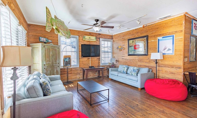 Historic Seaport Apartment | Epic Location Near Duval, Private Hot Tub, Parking