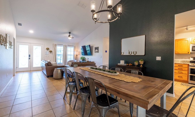 Ocala House | Equestrian Retreat near Rainbow River - ride and relax in nature.