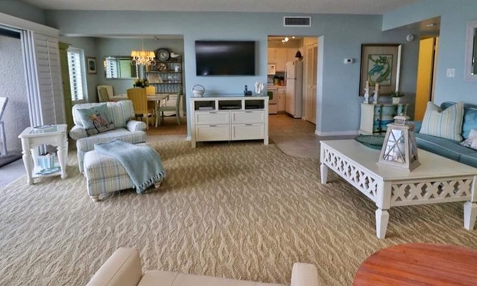 New Smyrna Beach Condo | Errol by the Sea unit 322- 2BD - Palm Tree Paradise