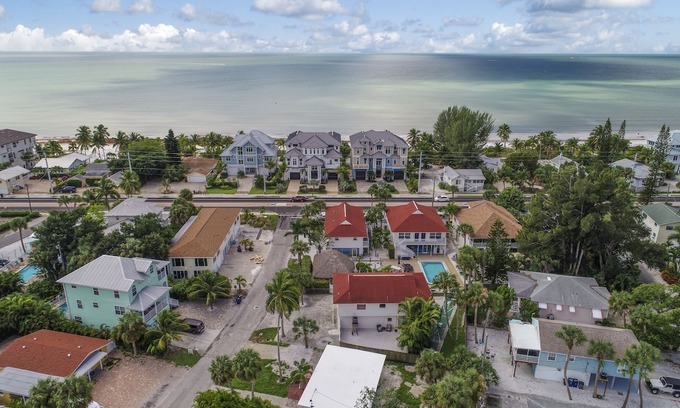 Mid Island Apartment | Estero Island Getaway - Palm Terrace 5C