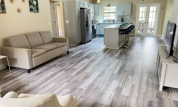 Coquina Key House | Family in style Island Living 10 minutes from beach and Pier