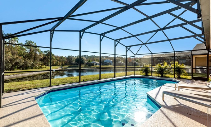 Sandy Ridge House | Fantastic Lake view Villa 20 minutes to Disney