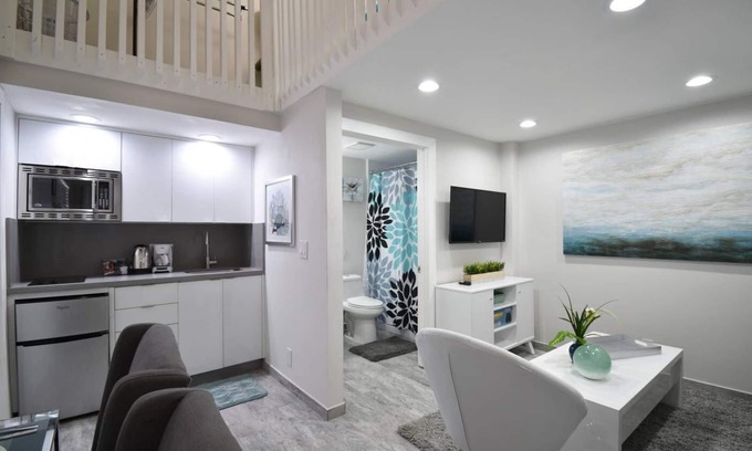 Hollywood Apartment | Fashionable loft APT UNIT # 5