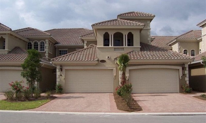 Naples Condo | Fiddlers' Creek Varenna Lakeside Luxury with Private Elevator