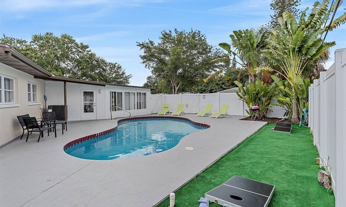 Bayshore Gardens House | Florida Living