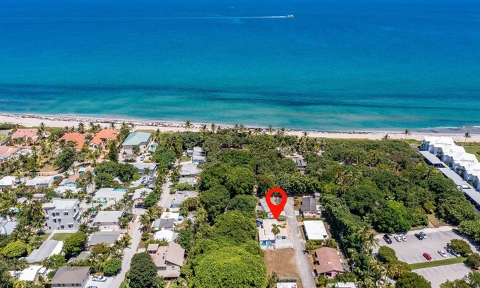 Briny Breezes House | Florida Seaside Get Away- 50 Steps to Beach