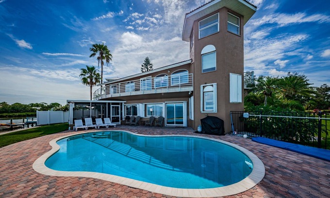 Crystal Beach House | Florida Villa | Waterfront | Private Pool