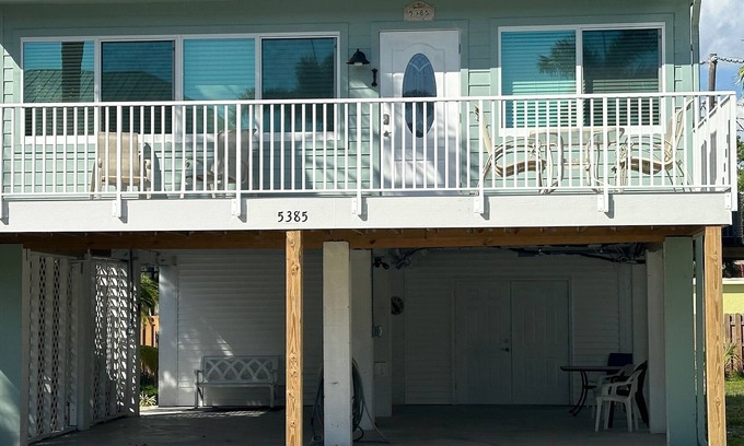 Mid Island House | Fort Myers Beach Vacation Home