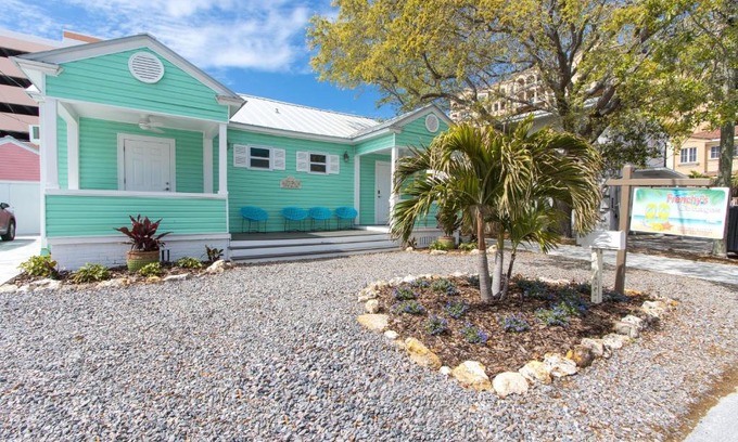 Clearwater Beach House | Frenchy's Cottages on East Shore 490 home