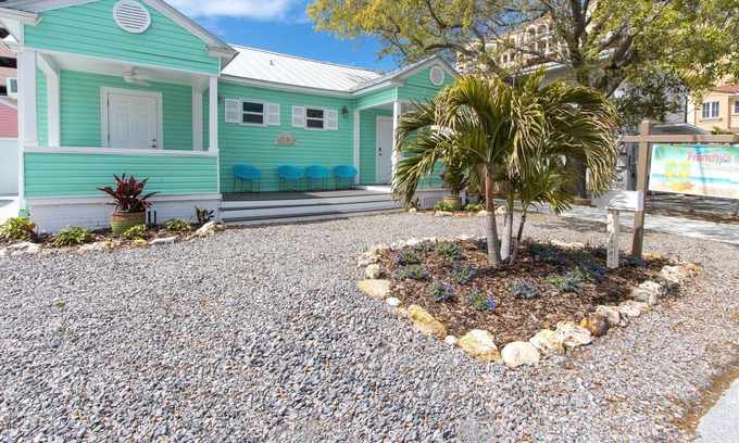 Clearwater Beach House | Frenchy's Cottages on East Shore 490