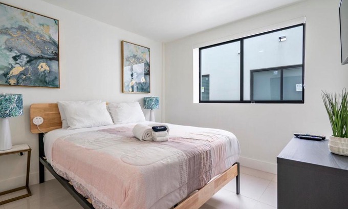 Coral Way Apartment | Full Kitchen 2BDR 1 Bath WD Heart of Little Havana -303-