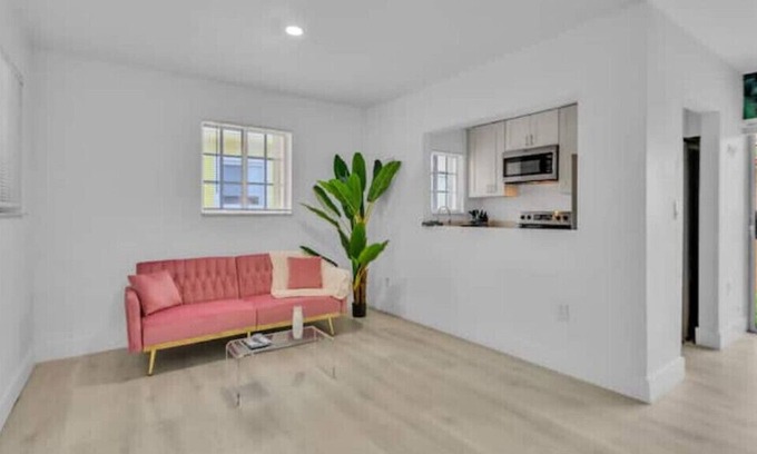 Little Havana House | Fun Central House by Calle 8, Beaches & Downtown
