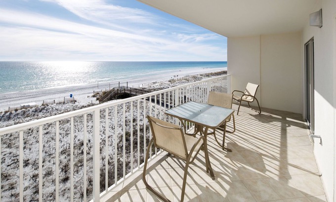 Fort Walton Beach Condo | GD 412: Sunset Fiesta - Rejuvenate on the shores of the Emerald coast!