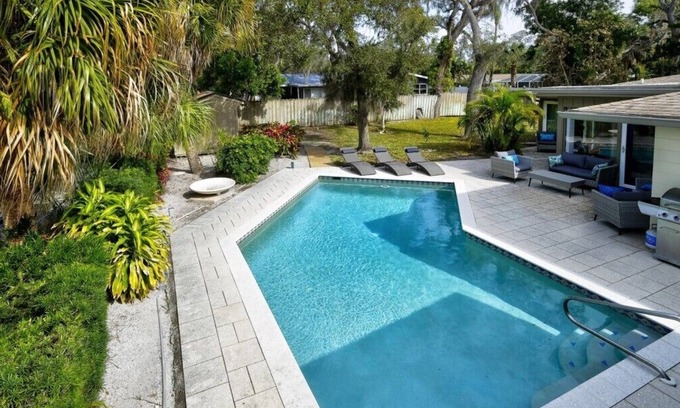 Sarasota House | GORGEOUS 3 Bedroom/2 Bath Home NEAR SIESTA KEY!
