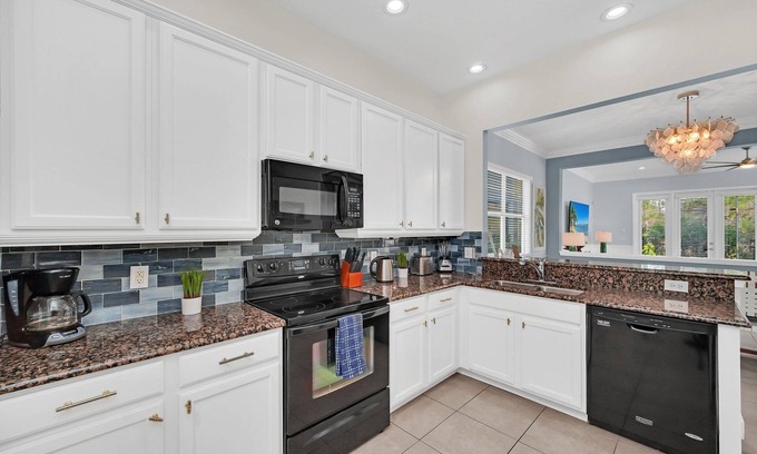 Reunion House | Gorgeous Family Villa With Games Room and Covered Pool