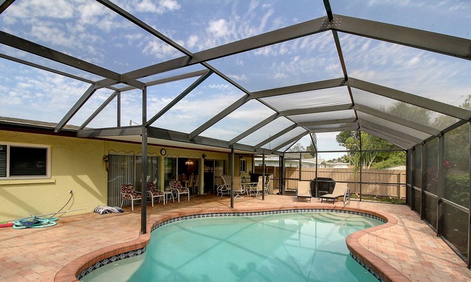 Gulf Gate Estates House | Gorgeous, Fully Furnished 3 Bed/2 Bath With Priv. Heated Pool Near Siesta Key!