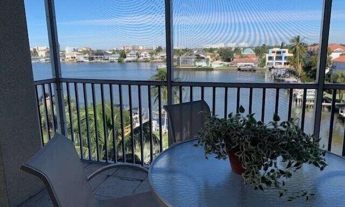 Vanderbilt Beach Condo | Great location! 2 blocks from the beach with beautiful bay views - REG 3-501