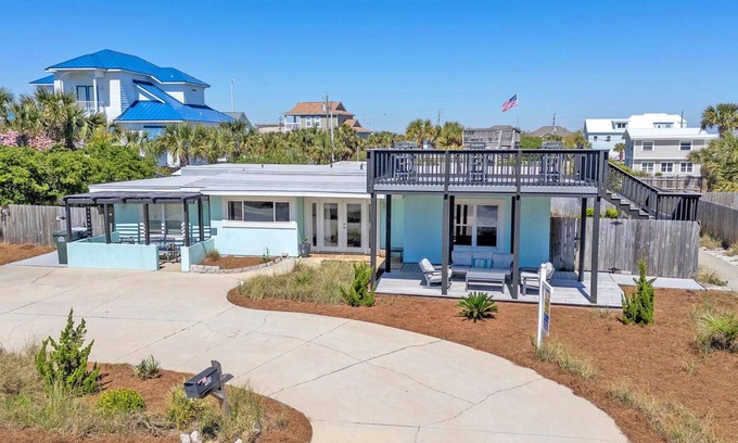 Villa Primera House | Great updated beach cottage! Just steps from the Gulf of Mexico!