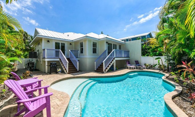 Holmes Beach House | Gulf Breeze by AMI Locals