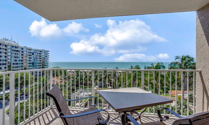 Marco Island Condo | Gulf-front condo with pool, hot tub, & central AC - snowbird-friendly